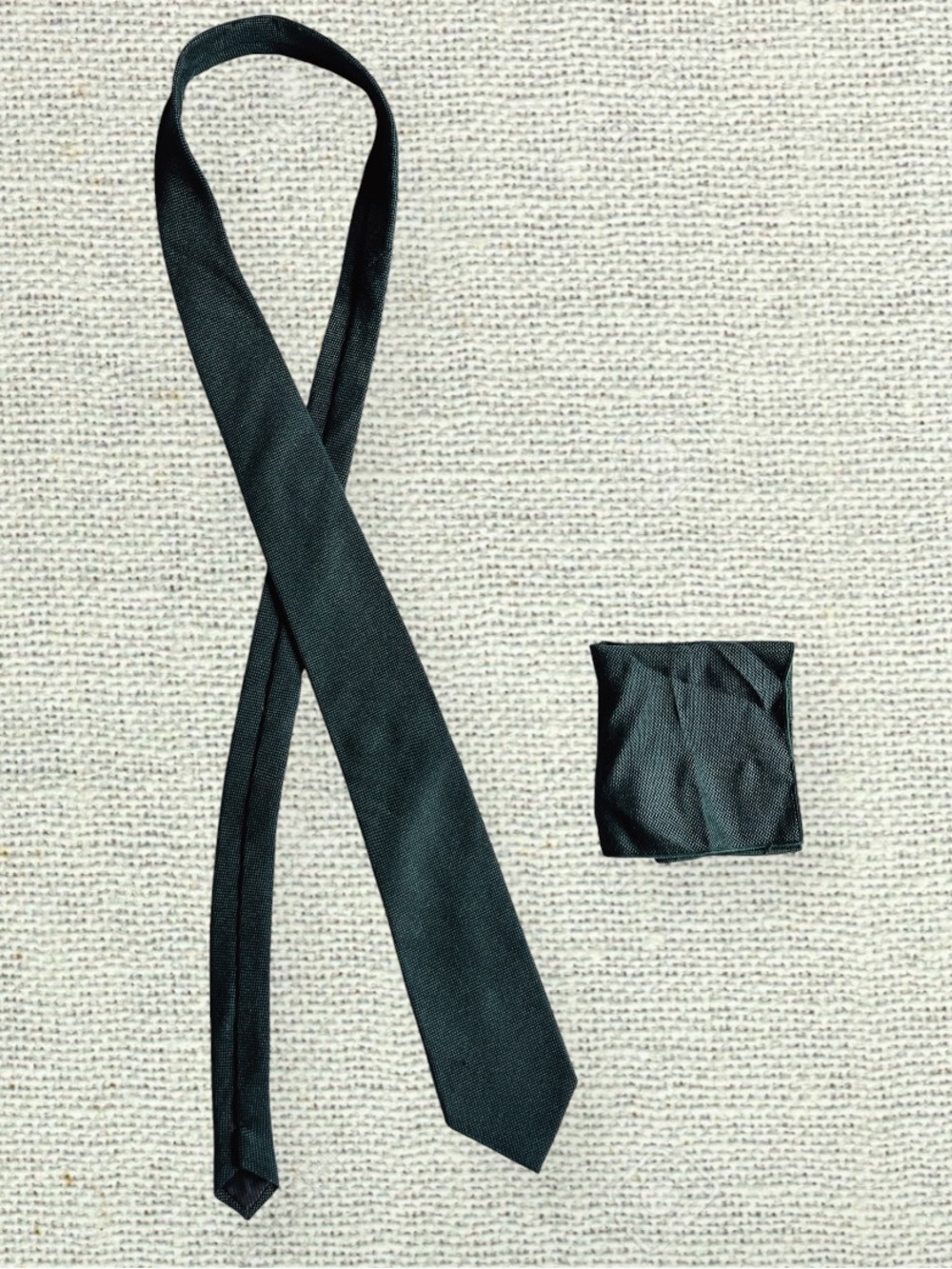 Brand New Green Tie & Pocket Square Set